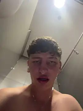Chatroom XXX en direct de ARON_LUXX