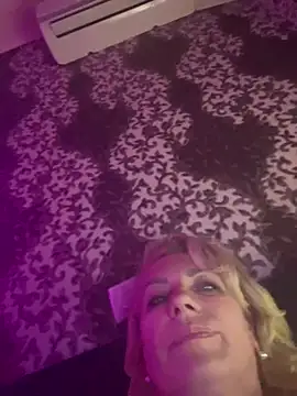 XXX chat uživo modela Milla_kis