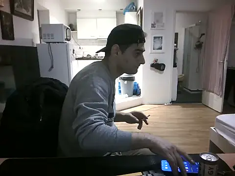 mihaimichael Adlı Modelin Canlı XXX Sohbeti