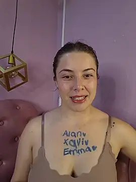 Emmasweet_Val Adlı Modelin Canlı XXX Sohbeti