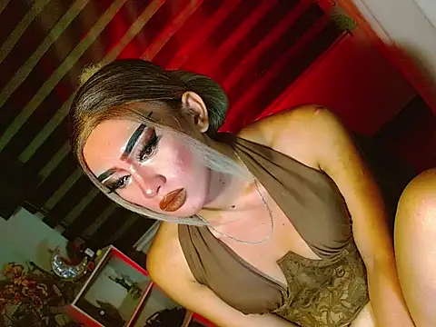 HOLLYWOOD_QUEEN_88 Live XXX-chat
