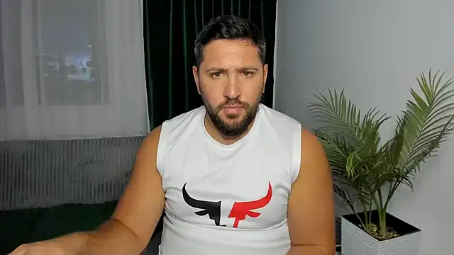 Gold_Alpha_Boy: διαδικτυακό σόου στην κάμερα