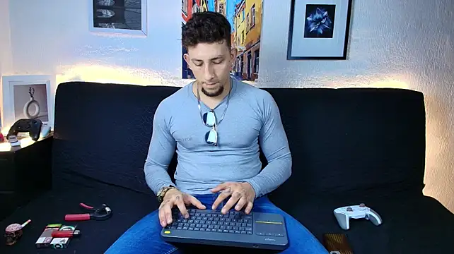 SR_EMILIOCUM Show in webcam