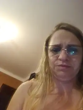 Czat XXX na żywo – BLONDKICIA1