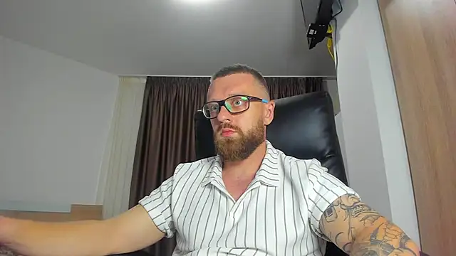 Chatroom XXX en direct de Findom_guy