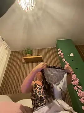 KitKat_X's Live XXX Chat