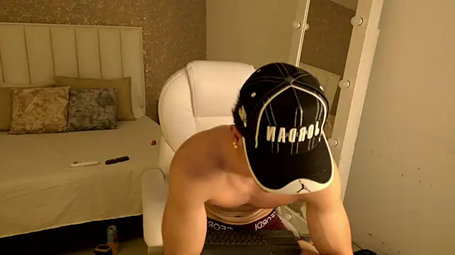 JordanMiller_ লাইভ XXX চ্যাট