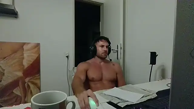 alpha-hunk Chat XXX live