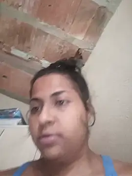 Chat XXX en directo de Giselabrunette25