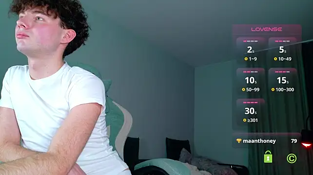 moon_Gloww's Webcam Show