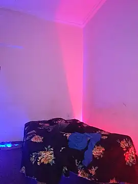 Онлайн чат XXX roxiii_