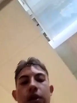 הופעת וובקאם של Ticoboom