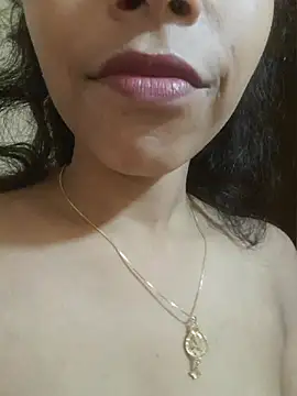 XXX chat uživo modela Aashi93