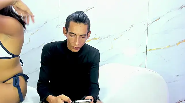 AmazingOrgasm Adlı Modelin Canlı XXX Sohbeti