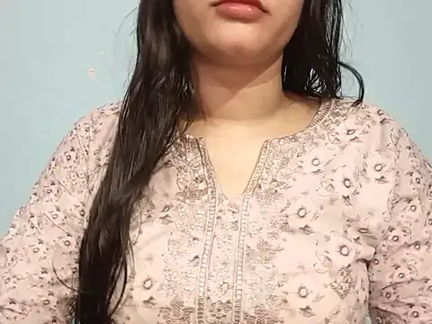 Adhiti_1 Adlı Modelin Canlı XXX Sohbeti