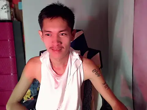 riks_tyler 即時 XXX 聊天