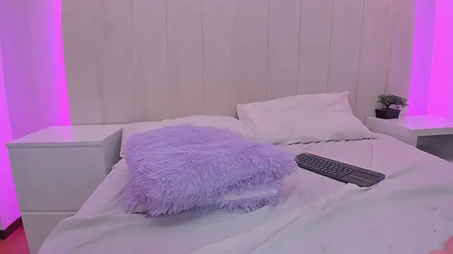 Chat +18 de rebeca_brown_ ao vivo
