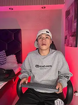 Chat +18 de Dominik_Souza ao vivo