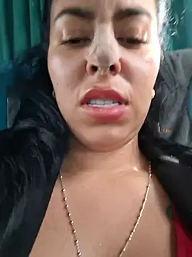 Chatroom XXX en direct de Luianna