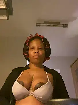 XXX chat uživo modela RainBougie