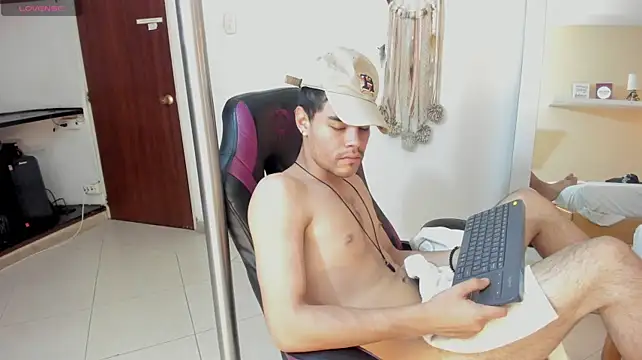 Lycan____ live XXX chat