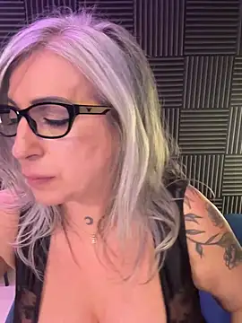 Little_Naughty30 Live XXX-Chat