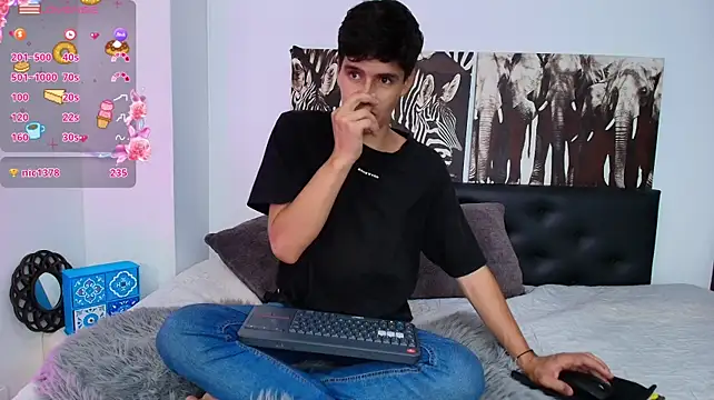 Jacob5_ লাইভ XXX চ্যাট