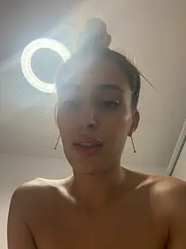 InnesBella Chat XXX live