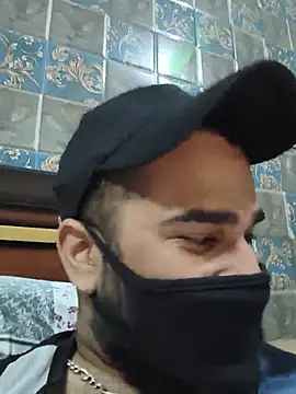 BeardKingoBack Chat XXX in diretta