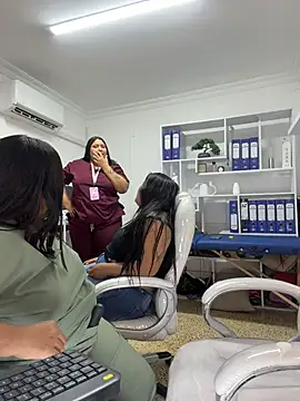 Chat XXX ao vivo de Mia_roussee_