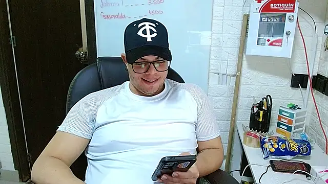 Chat +18 de Realjoel01 ao vivo