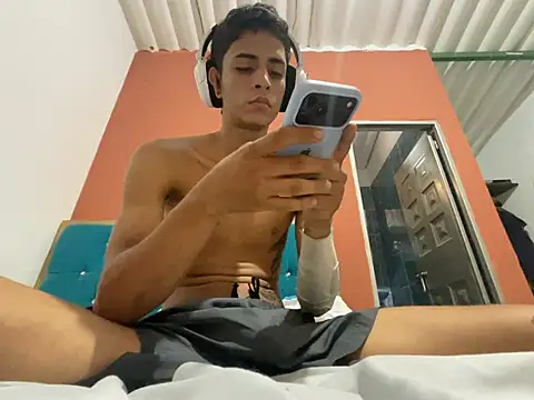 Živý XXX chat Max_TheHorseDick