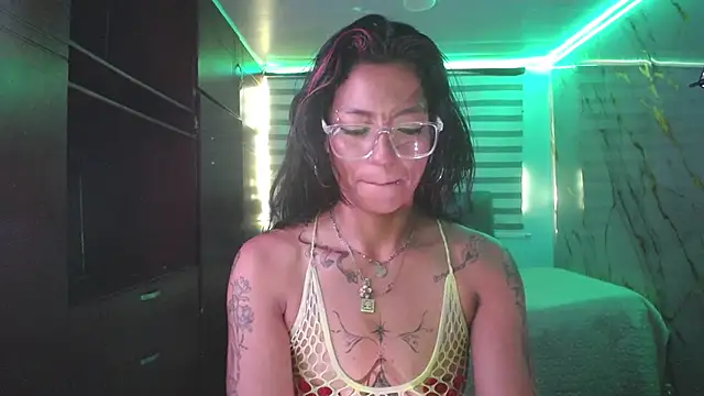 Chat +18 de SamathaMay ao vivo