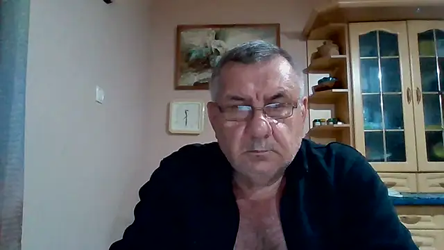 machomale3 Show in webcam