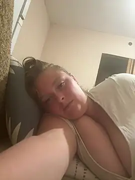 Sophia_BigBoobss_1: онлайн-секс-чат
