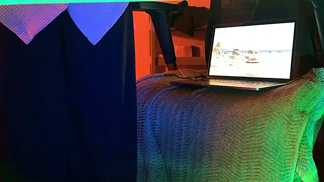JuicyNGinge Webcamshow