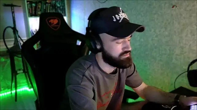 _Serious_Man Chat XXX live