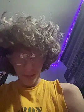 Batman333444 Show in webcam