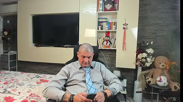 SpartacusDaddy48 即時 XXX 聊天