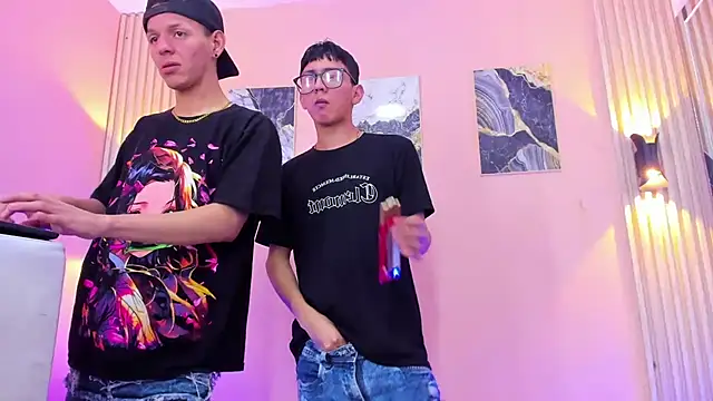 Chat XXX en directo de Marcus_and_Tony