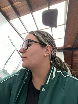 Miilana_ Adlı Modelin Canlı XXX Sohbeti