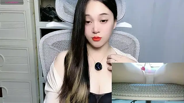 woaiqinqin Adlı Modelin Canlı XXX Sohbeti