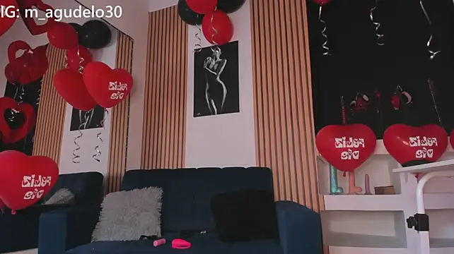 kittymonroe1 Adlı Modelin Canlı XXX Sohbeti