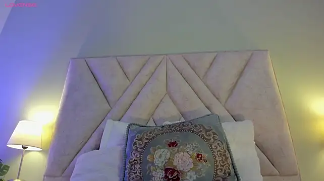 nova_silk Adlı Modelin Canlı XXX Sohbeti