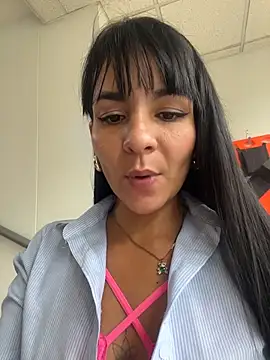 LuxeBrunetteXXX Adlı Modelin Canlı XXX Sohbeti