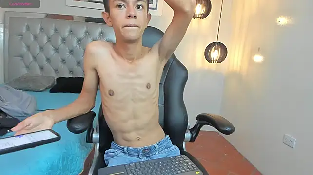 fem_danny7 live XXX chat