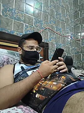 Chat XXX ao vivo de BeardKingoBack