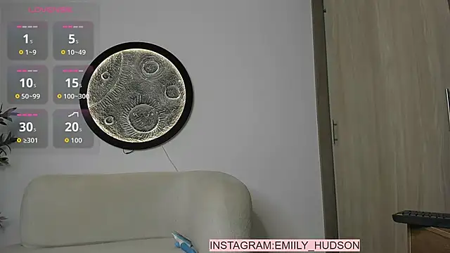 emily_huddson_ Chat XXX in diretta