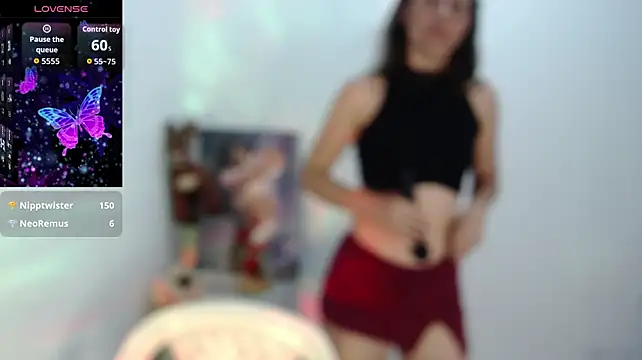 Chat +18 de little__eva ao vivo