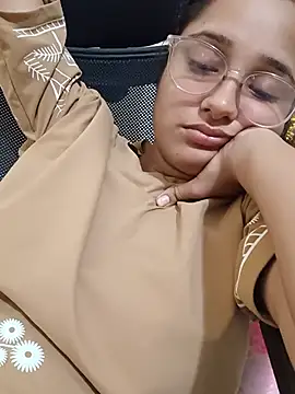 แชท XXX สดของ Aalia-Bhatt